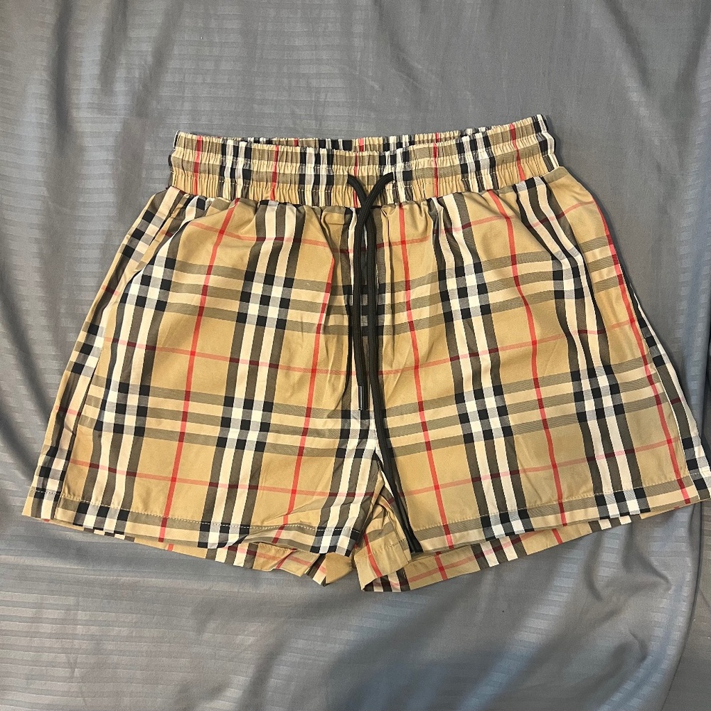Women’s Shorts Size M